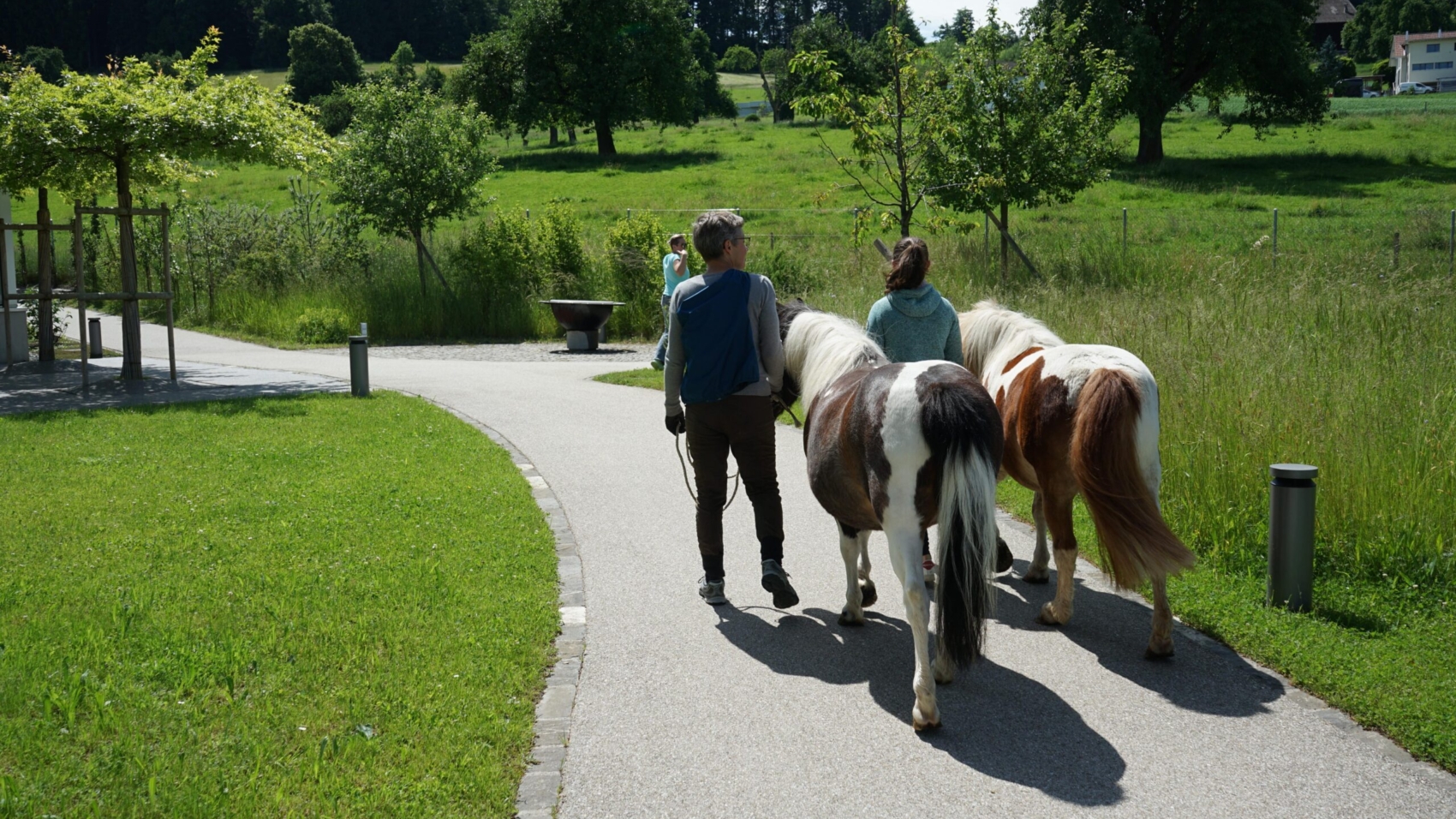 Gartenspaziergang min